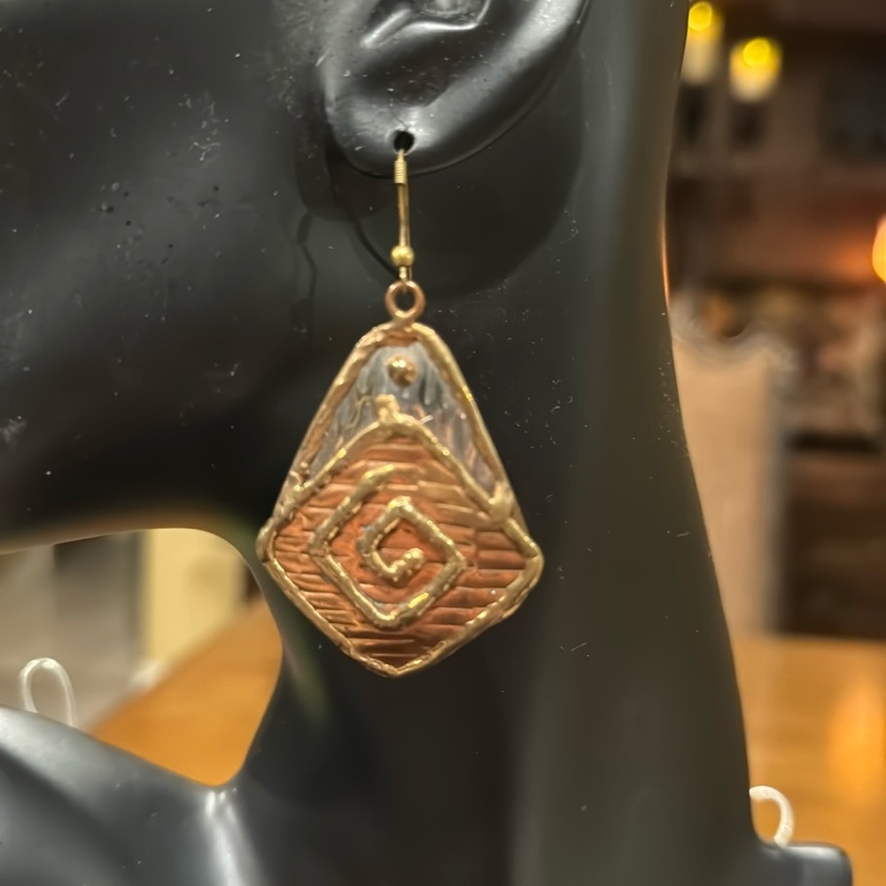 BOUTIQUE EARRINGS